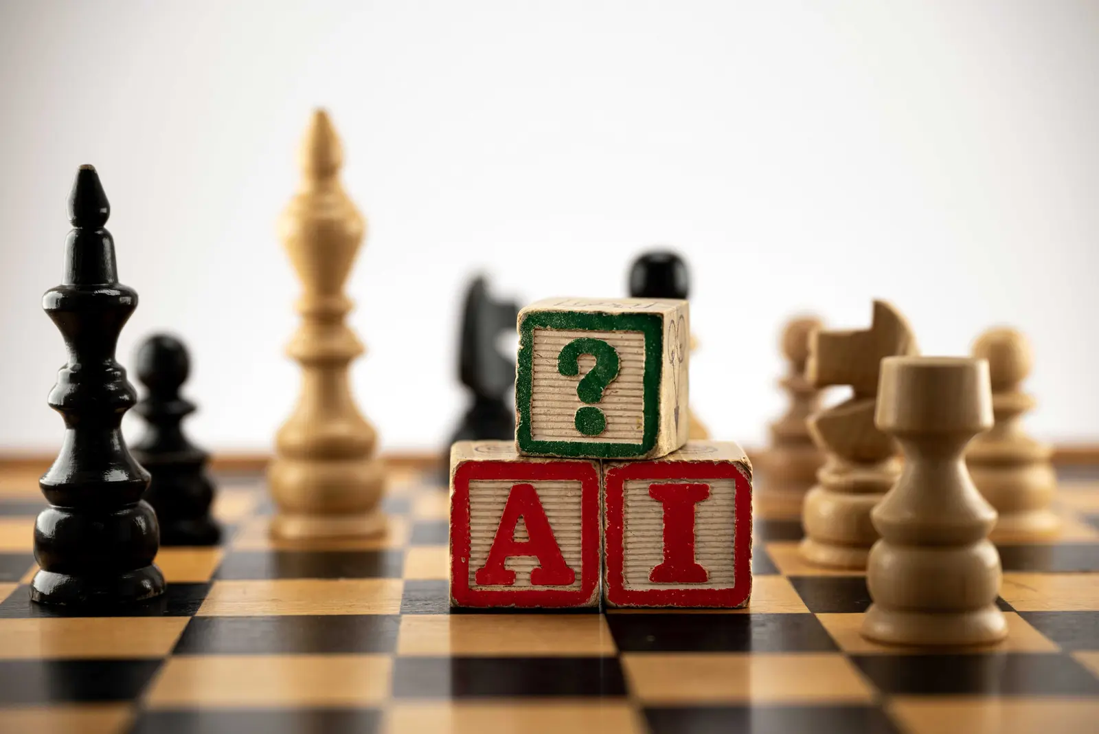 Anthropic și OpenAI se ceartă pe cine ar trebui să oprească modelele AI riscante