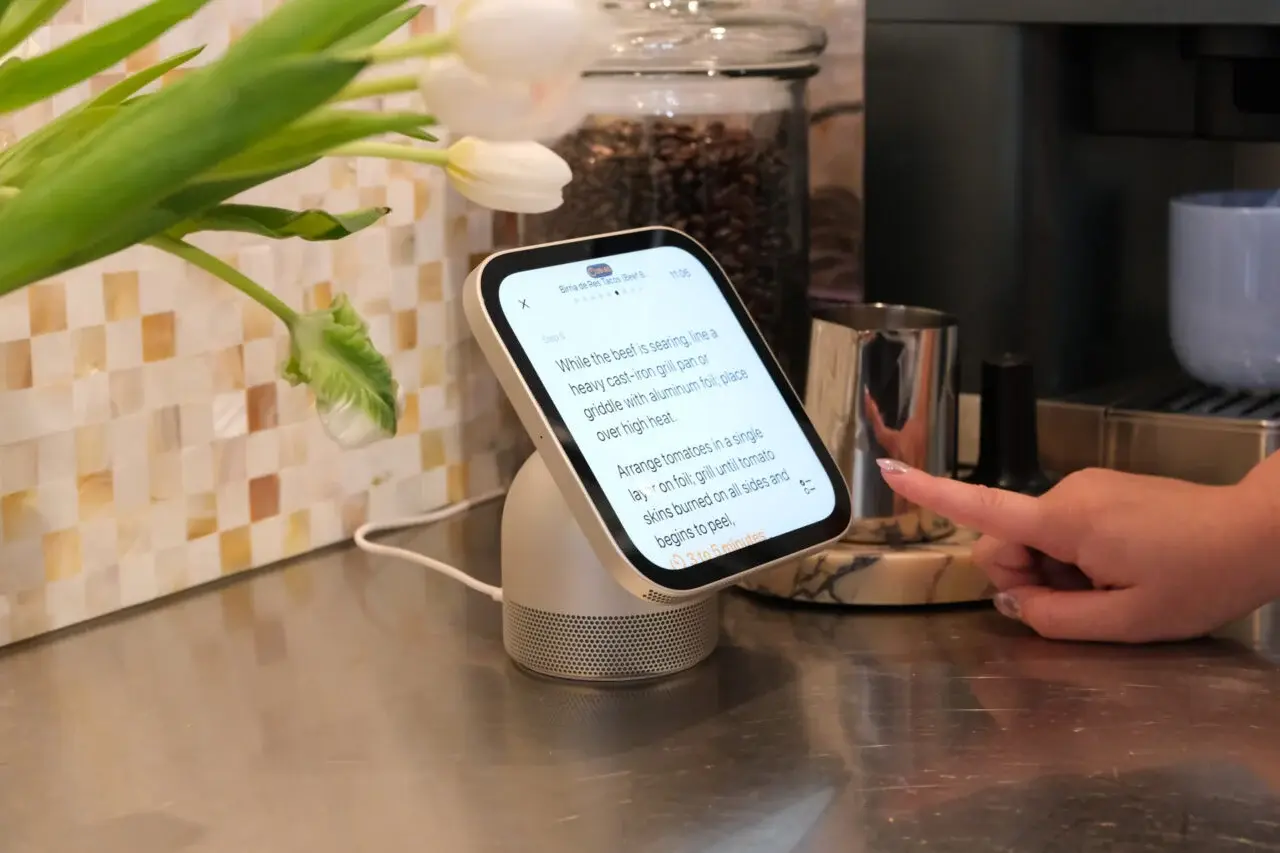 HomeView-ul lui Apple așteaptă lansare, blocat de Siri