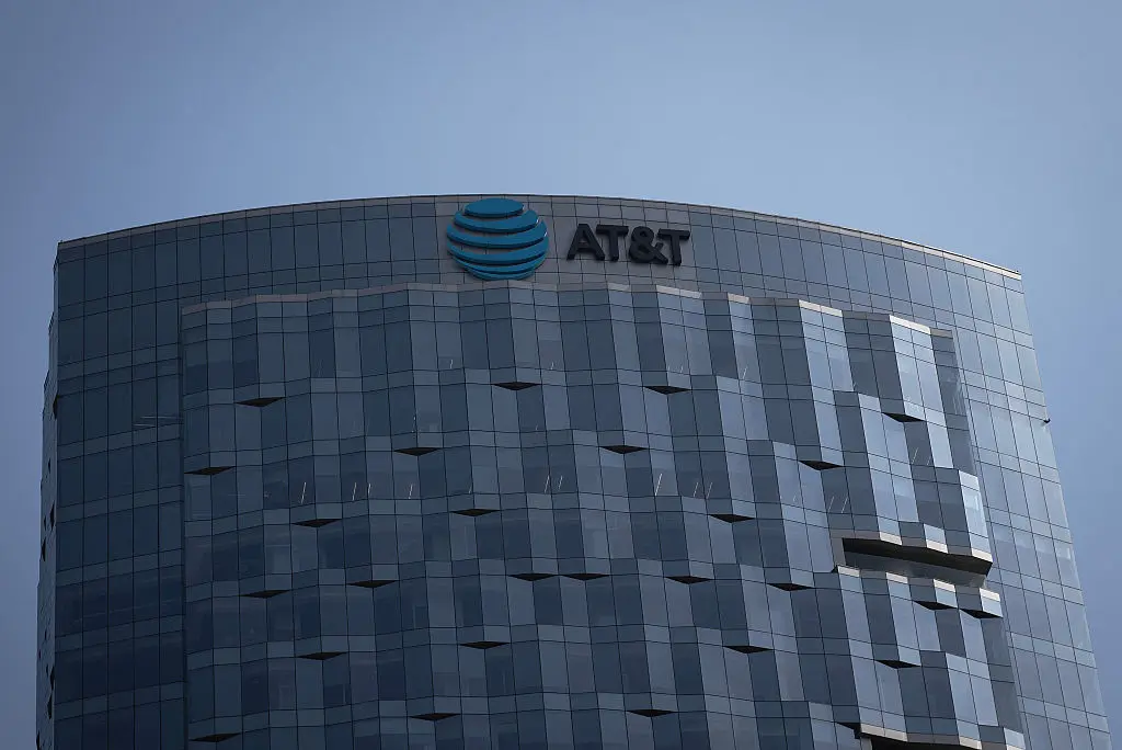 AT&T începe să distribuie cecuri dintr-un acord de 177 milioane de dolari