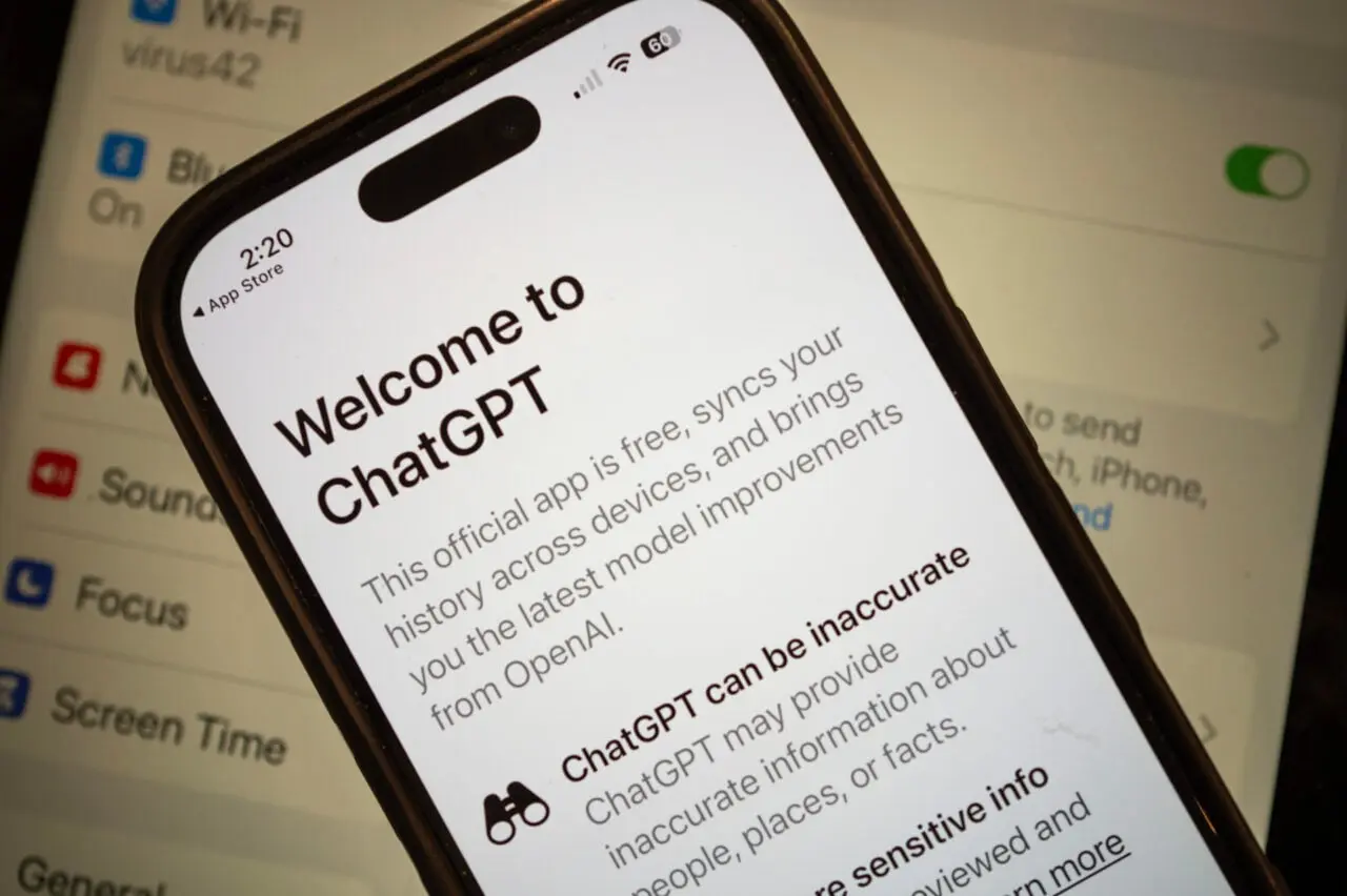 ChatGPT și reclamele personalizate: cum se transformă conversațiile în publicitate