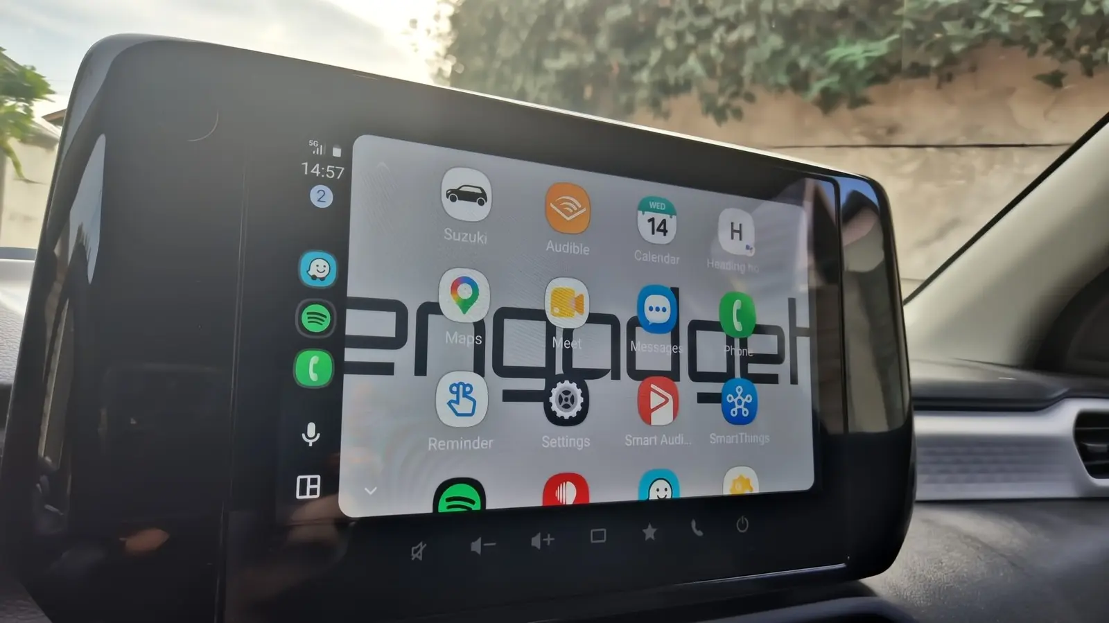 Cum să-ți personalizezi Android Auto pentru o condusă mai sigură