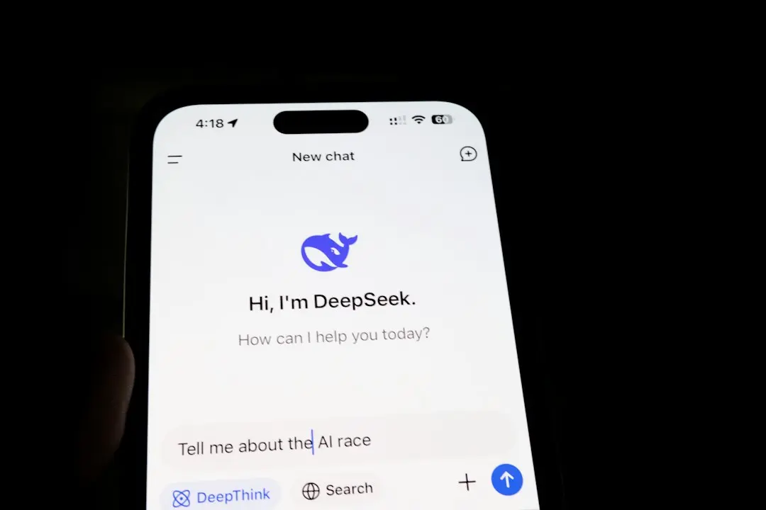 DeepSeek strânge 15 miliarde de dolari chiar sub umbra sancțiunilor americane