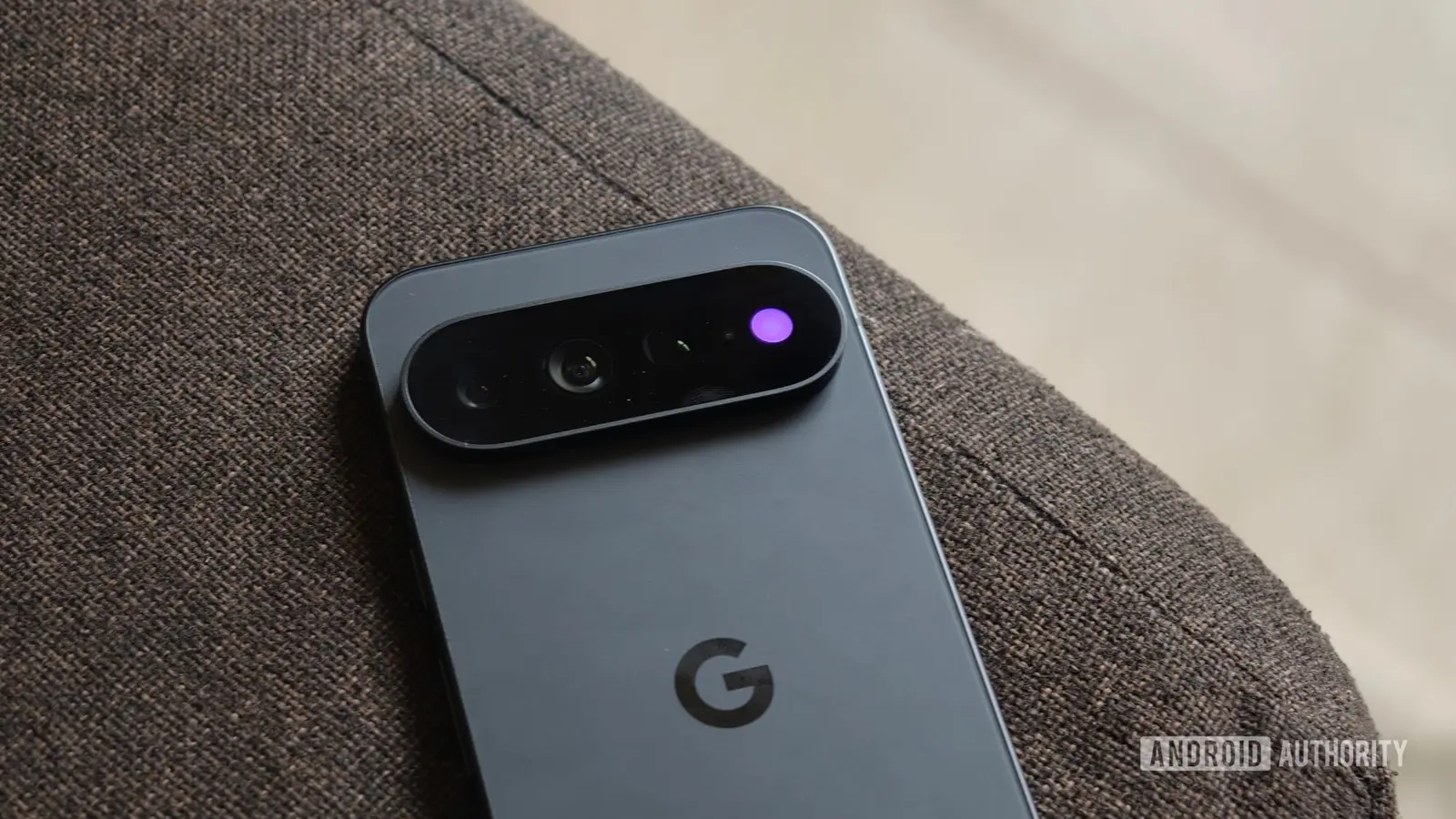 Google pregătește sistem de iluminare inteligentă pentru viitoarele telefoane de top