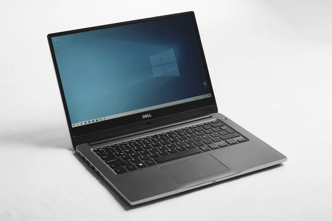 Am pus Linux pe laptopul meu RTX Spark pentru că nu am cont Microsoft