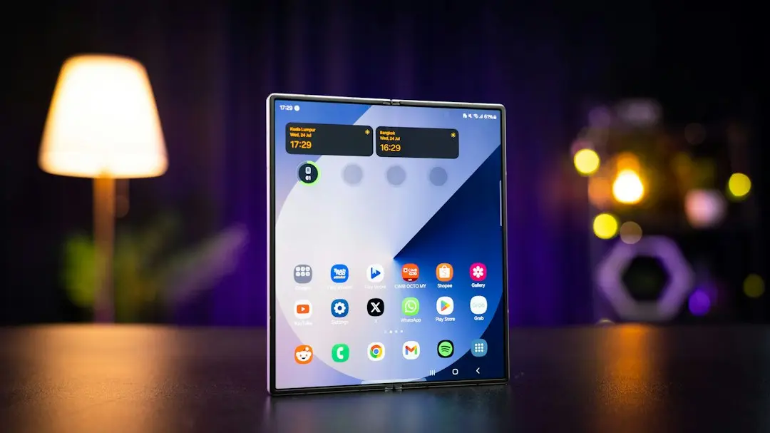 Galaxy Z Fold 9: ecran mai mare sau specificații mai slabe?