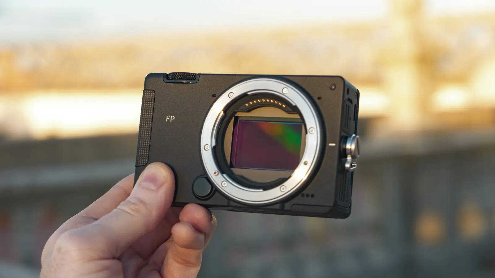 Sigma FP2: Puterea Compactă a Full‑Frame-ului