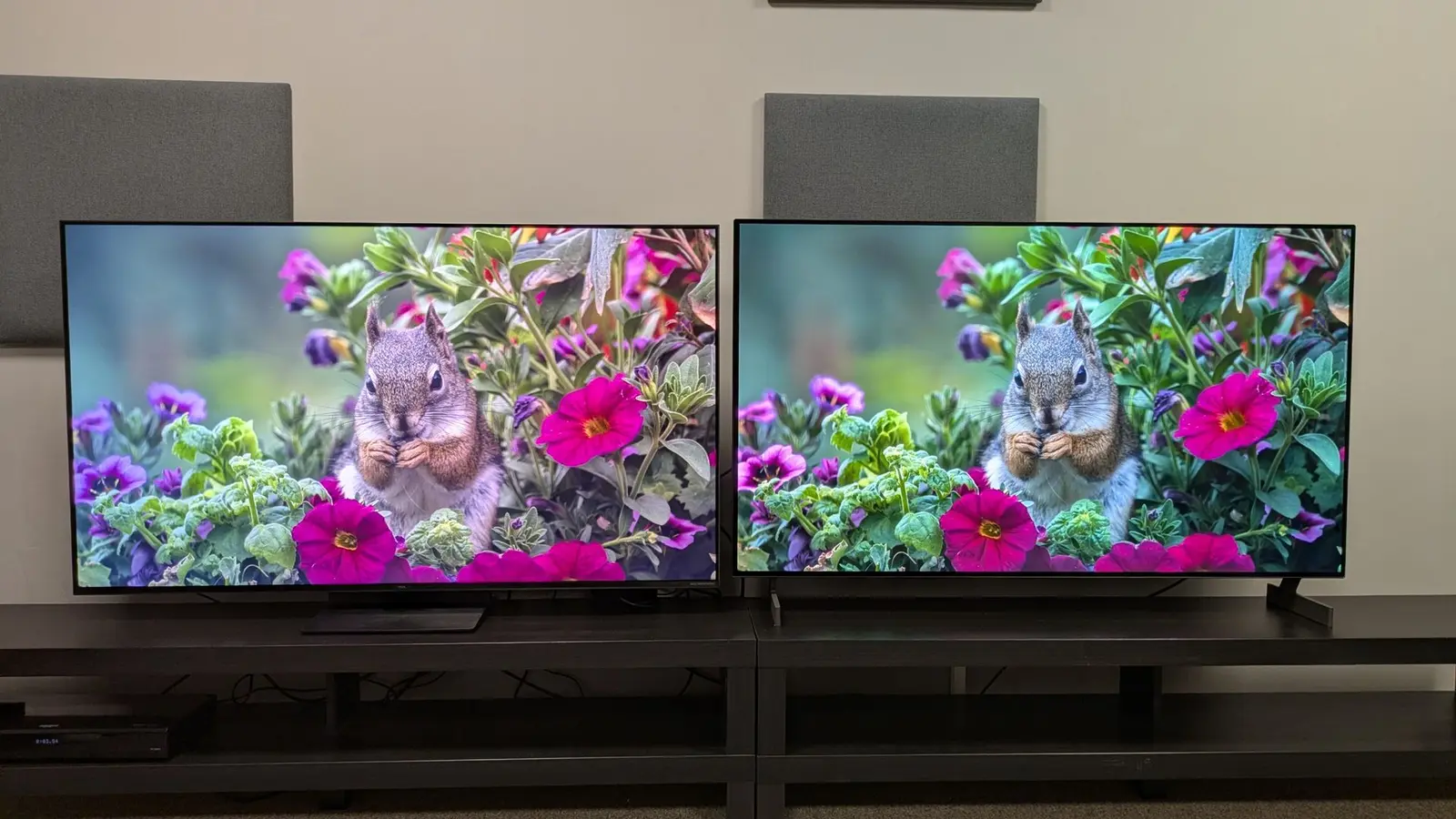 Mini-LED vs. OLED: TCL și LG se confruntă în segmentul de preț accesibil