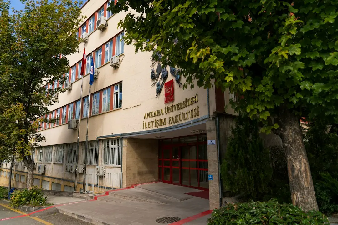 CMA deschide anchetă formală împotriva Meta: termeni nedrepti cu editorii și reclamanții