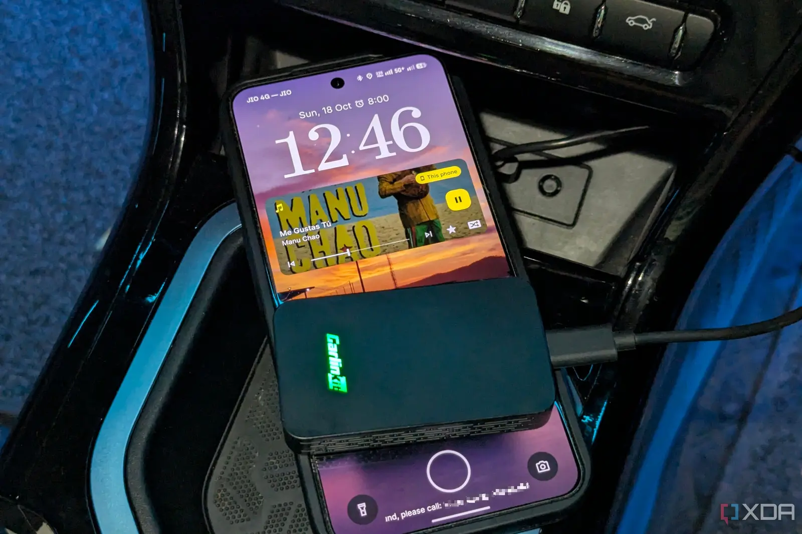 Am întors la cablu USB simplu pentru Android Auto — și nu mi se lipseste wireless-ul